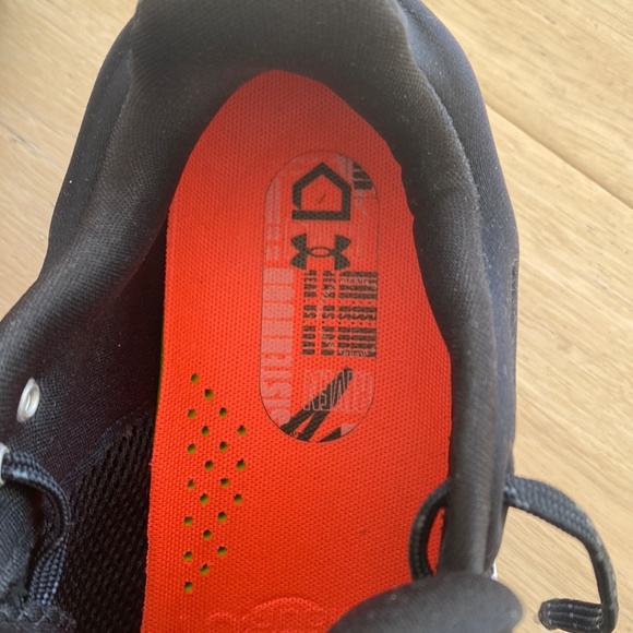 Under Armour Softball Cleats Size 9 - Picture 3 of 14